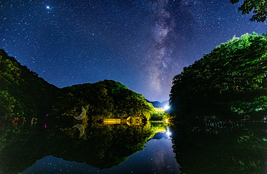 Like a dream! Luoyang Baiyun Mountain starry sky is beautiful, the Milky Way spans the sky